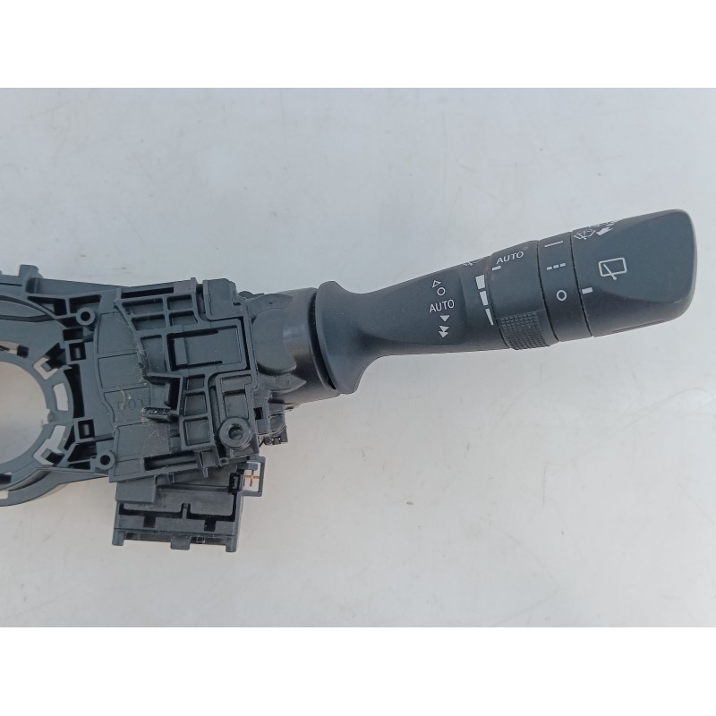 Recambio de mando intermitentes para toyota auris active referencia OEM IAM 17F852  