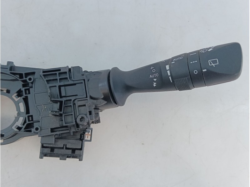 Recambio de mando intermitentes para toyota auris active referencia OEM IAM 17F852  