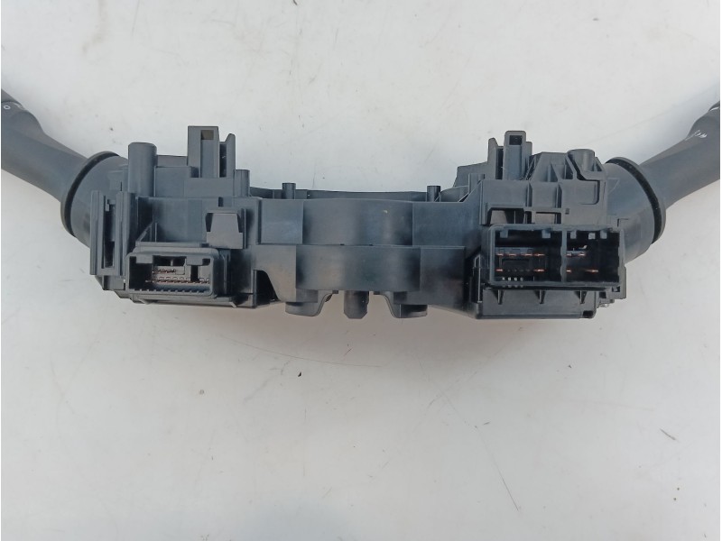 Recambio de mando intermitentes para toyota auris active referencia OEM IAM 17F852  