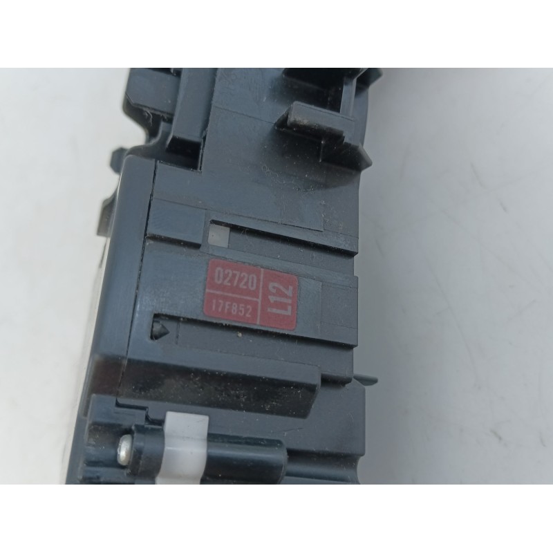 Recambio de mando intermitentes para toyota auris active referencia OEM IAM 17F852  