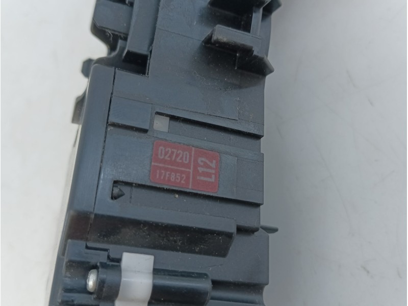 Recambio de mando intermitentes para toyota auris active referencia OEM IAM 17F852  