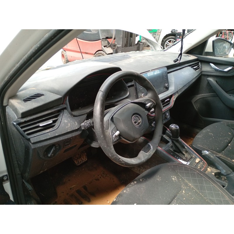 skoda kamiq (nw4) del año 2021