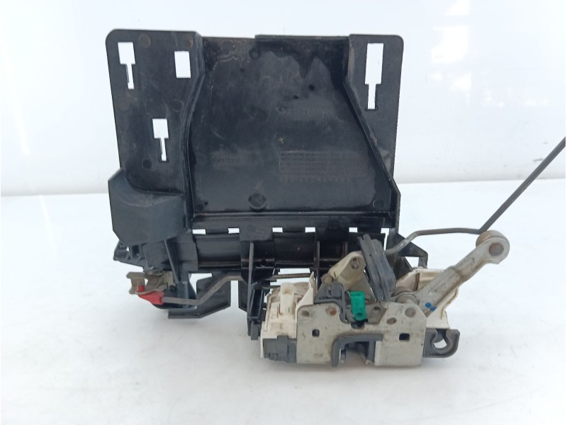 Recambio de cerradura puerta delantera izquierda para dodge nitro se referencia OEM IAM 1001870A006  