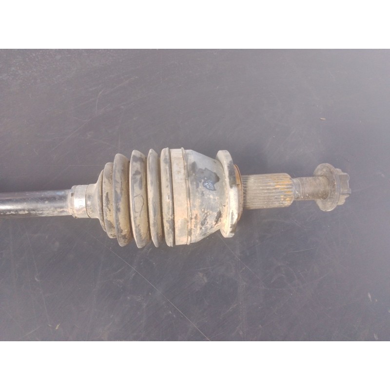 Recambio de transmision trasera izquierda para jeep cherokee (kl) 2.2 crd 4x4 referencia OEM IAM P68248718AA T4X1626T1357 