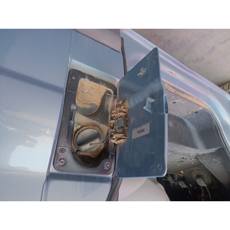 Recambio de tapa exterior combustible para renault trafic ii autobús (jl) 2.5 dci 145 (jl0j) referencia OEM IAM   