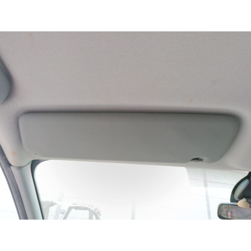 Recambio de parasol izquierdo para renault trafic ii autobús (jl) 2.5 dci 145 (jl0j) referencia OEM IAM   