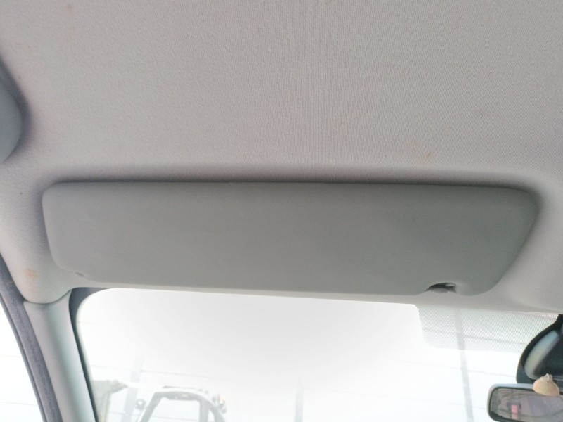 Recambio de parasol izquierdo para renault trafic ii autobús (jl) 2.5 dci 145 (jl0j) referencia OEM IAM   