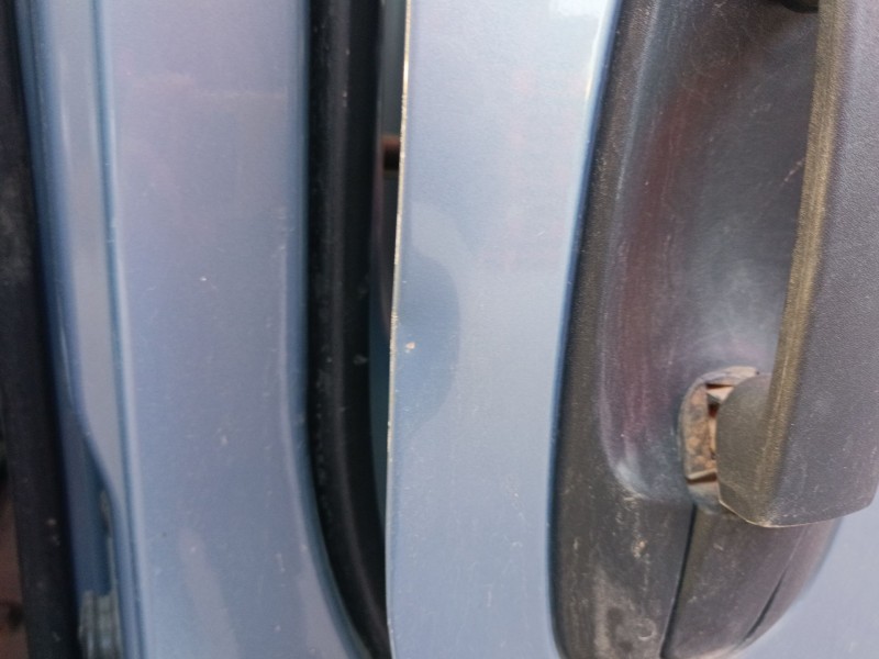 Recambio de puerta delantera derecha para renault trafic ii autobús (jl) 2.5 dci 145 (jl0j) referencia OEM IAM   