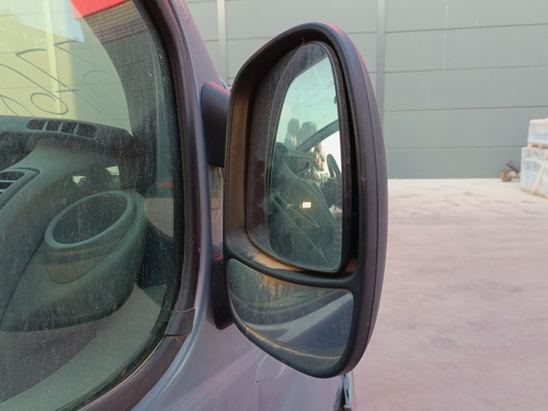 Recambio de retrovisor derecho electrico para renault trafic ii autobús (jl) 2.5 dci 145 (jl0j) referencia OEM IAM   
