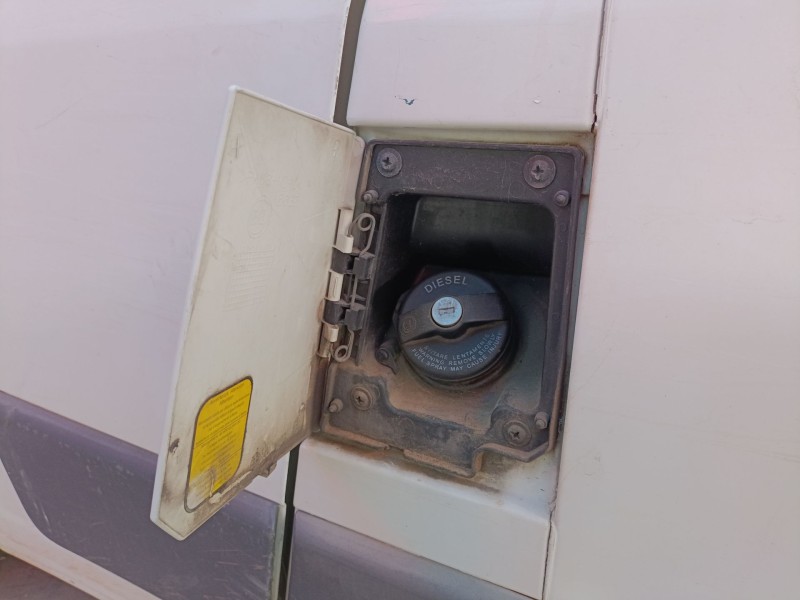 Recambio de tapa exterior combustible para peugeot boxer furgoneta 2.2 hdi 100 referencia OEM IAM   