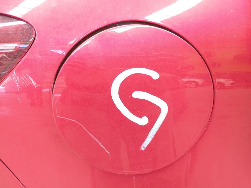 Recambio de tapa exterior combustible para renault clio v (b7_) tce 90 (b7mt) referencia OEM IAM   