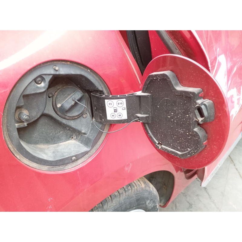 Recambio de tapa exterior combustible para renault clio v (b7_) tce 90 (b7mt) referencia OEM IAM   