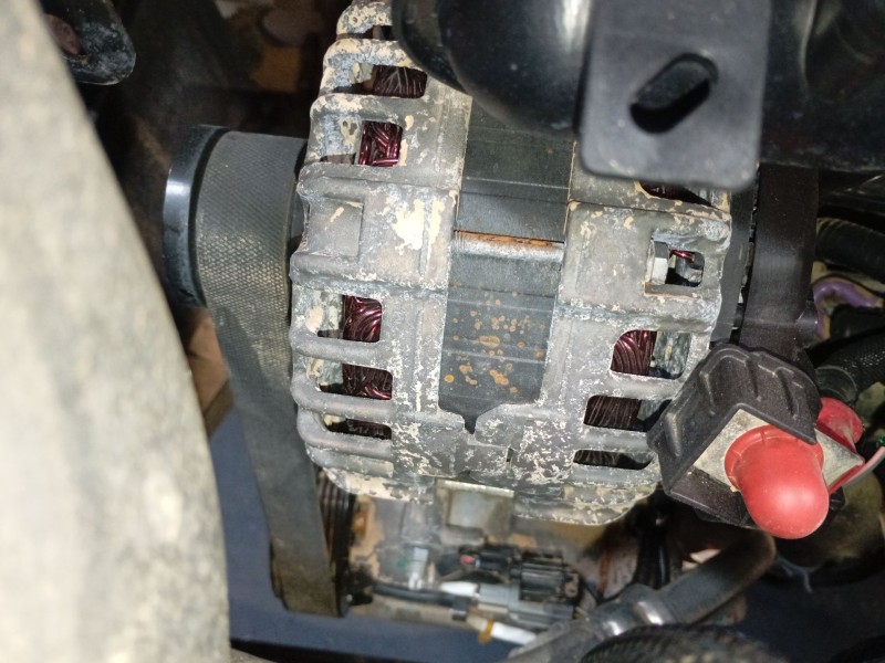 Recambio de alternador para renault clio v (b7_) tce 90 (b7mt) referencia OEM IAM   