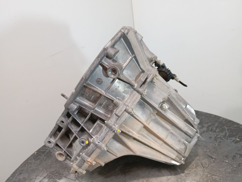 Recambio de caja cambios para dacia duster ambience 4x2 referencia OEM IAM TL4075  