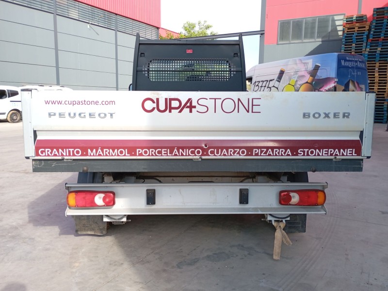 peugeot boxer caja/chasis del año 2023