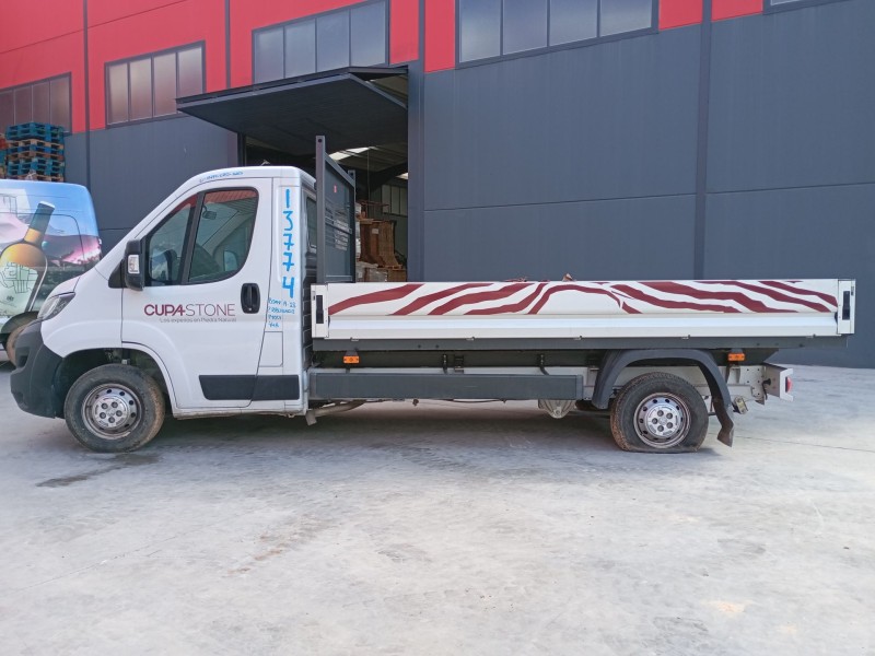 peugeot boxer caja/chasis del año 2023