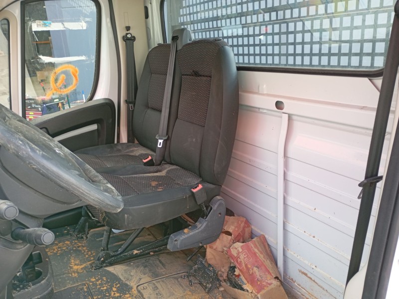 peugeot boxer caja/chasis del año 2023