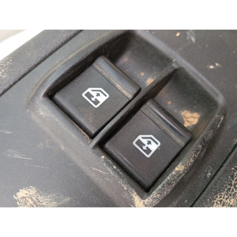 Recambio de mando elevalunas delantero izquierdo para peugeot boxer caja/chasis 2.2 bluehdi 140 referencia OEM IAM   