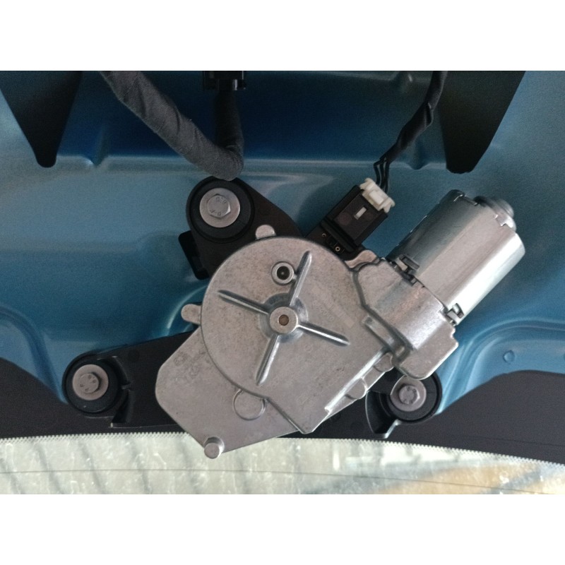 Recambio de motor limpia trasero para opel crossland x / crossland (p17, p2qo) 1.2 (75) referencia OEM IAM   