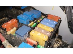 CAJA RELES / FUSIBLES 