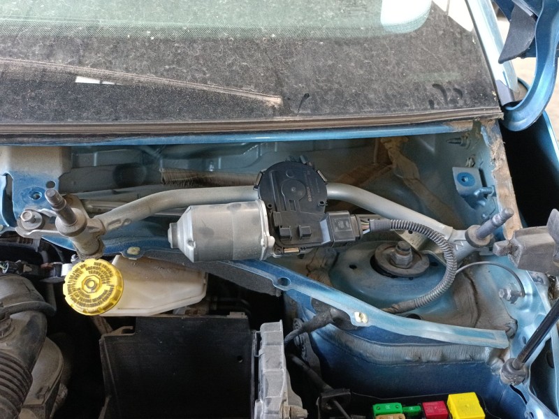 Recambio de motor limpia delantero para opel crossland x / crossland (p17, p2qo) 1.2 (75) referencia OEM IAM   