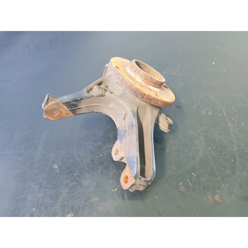 Recambio de mangueta delantera izquierda para peugeot partner tepee 1.6 bluehdi 100 referencia OEM IAM   