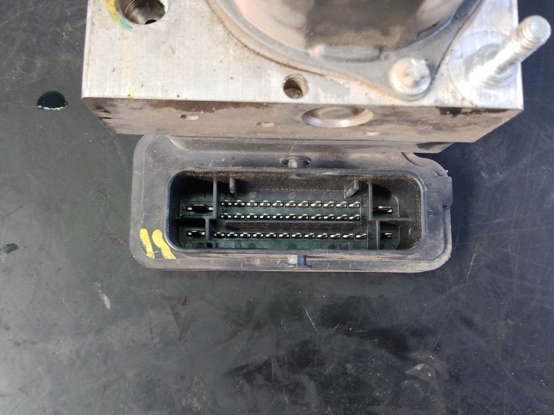 Recambio de abs para dacia duster ambience 4x2 referencia OEM IAM 476606440R  