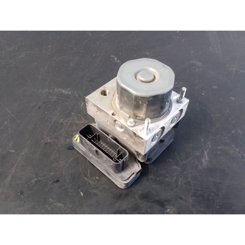 Recambio de abs para dacia duster ambience 4x2 referencia OEM IAM 476606440R  