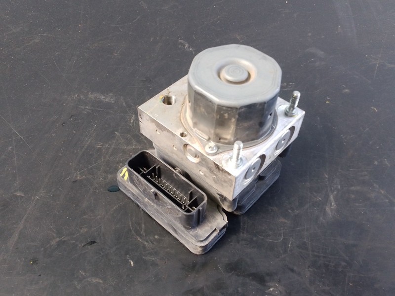 Recambio de abs para dacia duster ambience 4x2 referencia OEM IAM 476606440R  