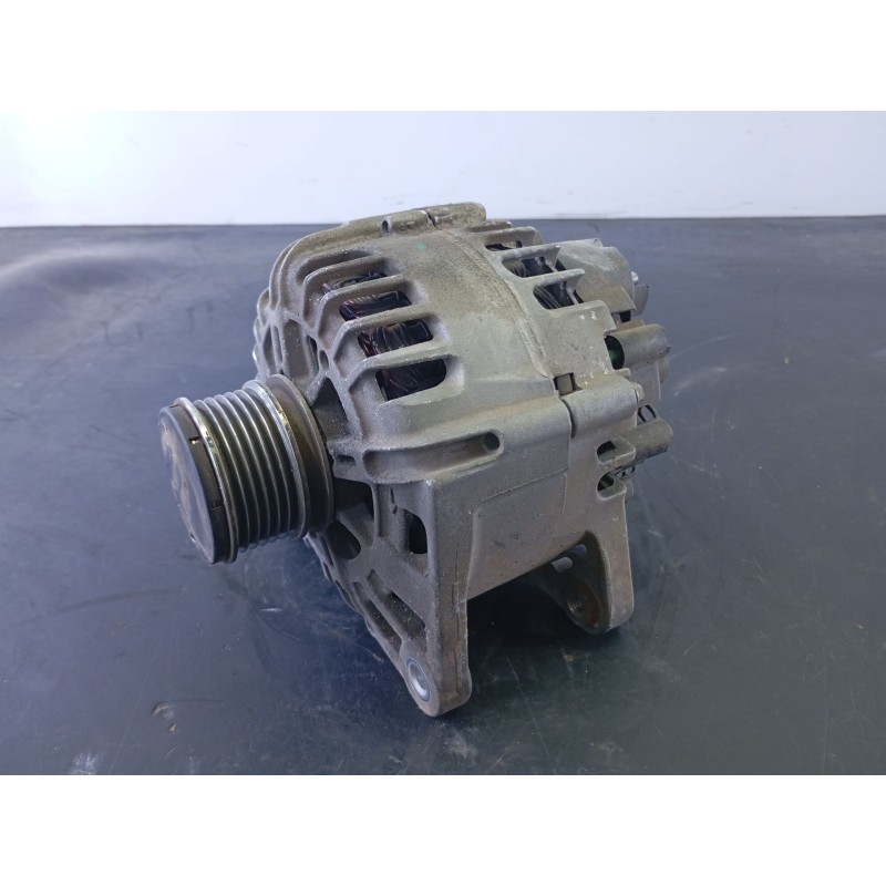 Recambio de alternador para dacia duster ambience 4x2 referencia OEM IAM 231007281R FG15T057 