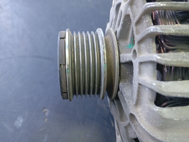 Recambio de alternador para dacia duster ambience 4x2 referencia OEM IAM 231007281R FG15T057 