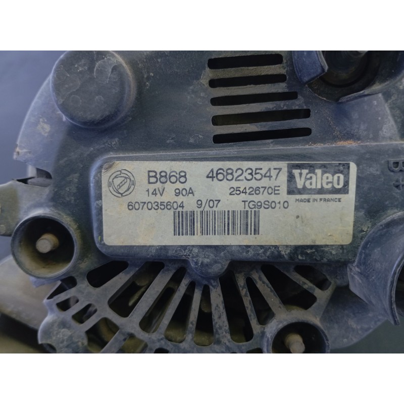 Recambio de alternador para fiat punto (evo) (199) 1.3 16v jtd cat referencia OEM IAM B86846823547 607035604 