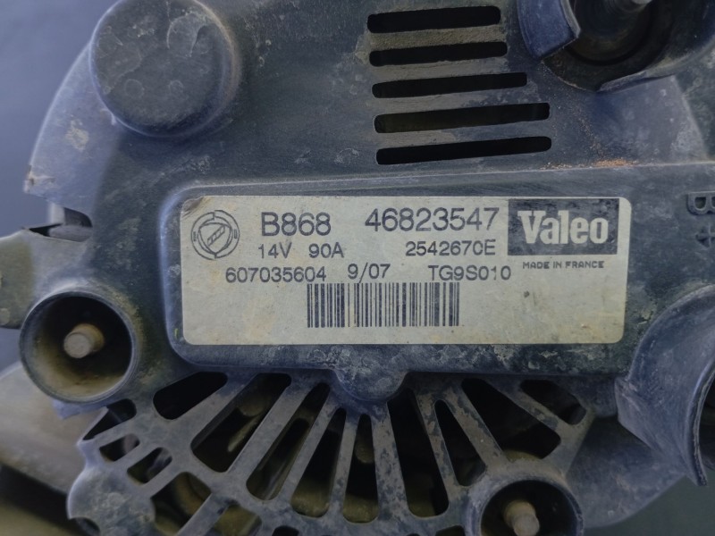 Recambio de alternador para fiat punto (evo) (199) 1.3 16v jtd cat referencia OEM IAM B86846823547 607035604 