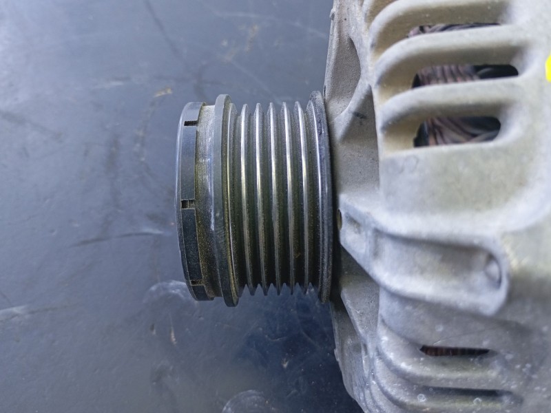 Recambio de alternador para fiat punto (evo) (199) 1.3 16v jtd cat referencia OEM IAM B86846823547 607035604 