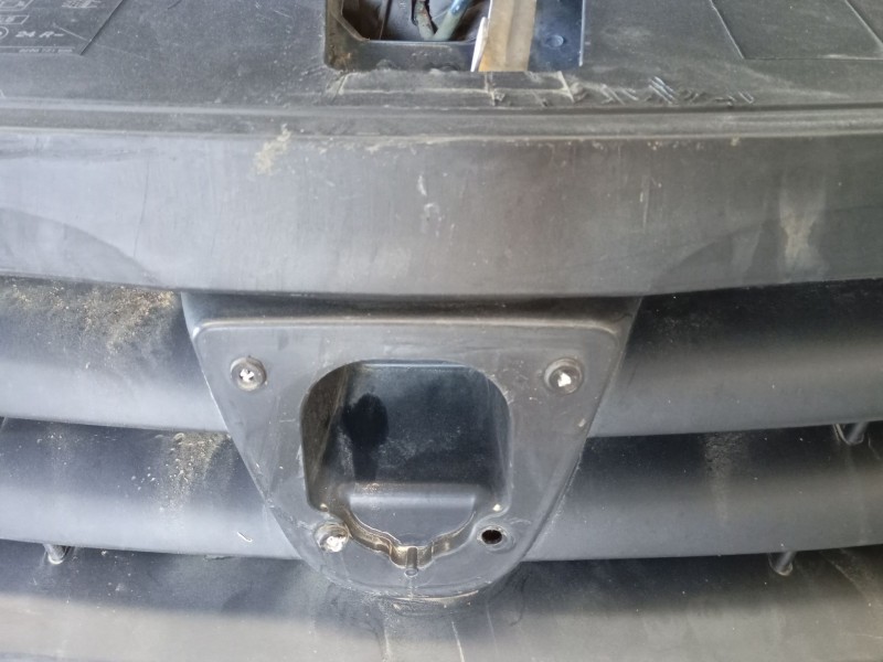 Recambio de rejilla delantera para dacia dokker monospace (ke_) 1.5 dci (keaj, keah) referencia OEM IAM   