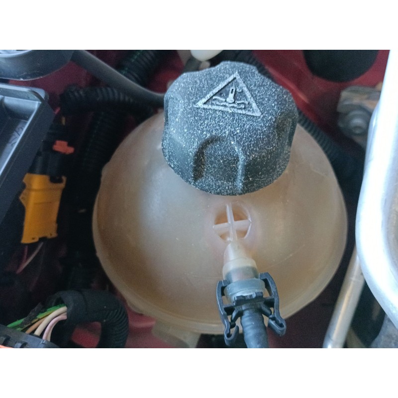 Recambio de deposito expansion para peugeot 308 ii (lb_, lp_, lw_, lh_, l3_) 1.6 hdi referencia OEM IAM   