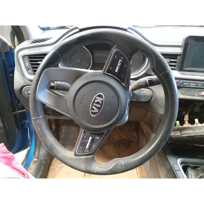 Recambio de volante para kia cee´d (jd) 1.4 mpi referencia OEM IAM   