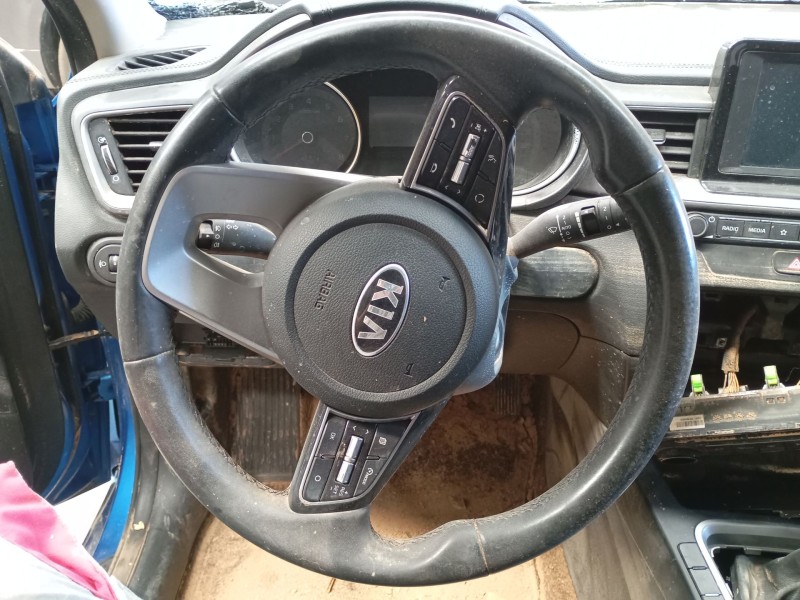 Recambio de volante para kia cee´d (jd) 1.4 mpi referencia OEM IAM   