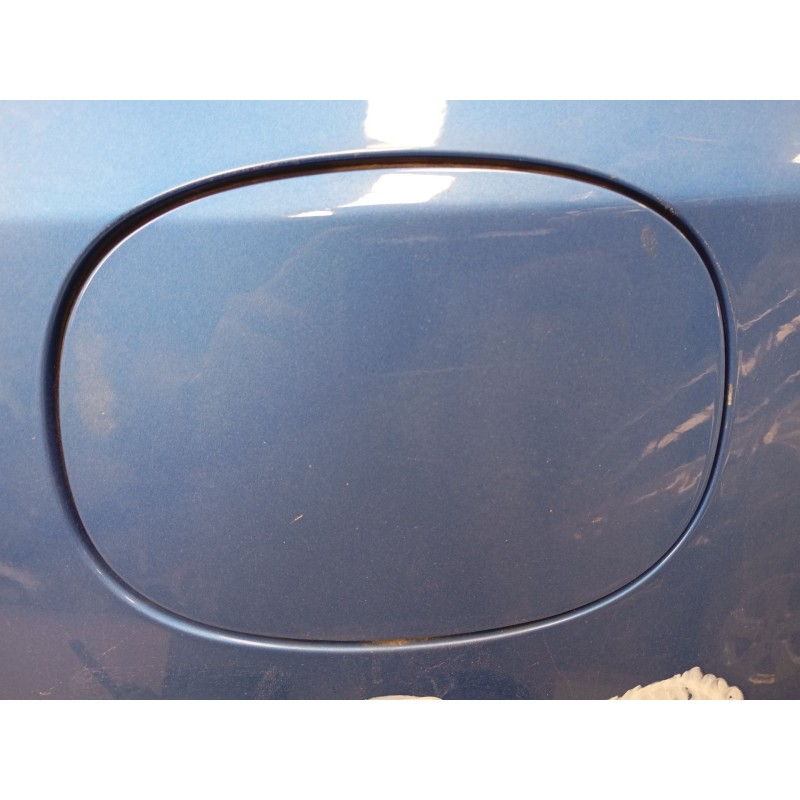 Recambio de tapa exterior combustible para kia cee´d (jd) 1.4 mpi referencia OEM IAM   