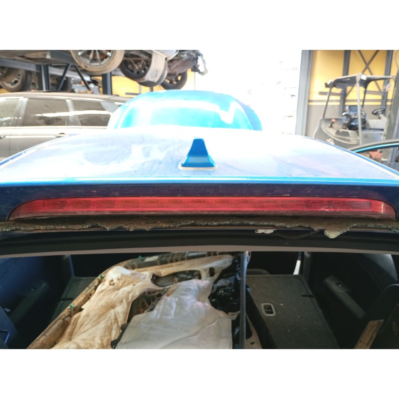 Recambio de luz central de freno para kia cee´d (jd) 1.4 mpi referencia OEM IAM   