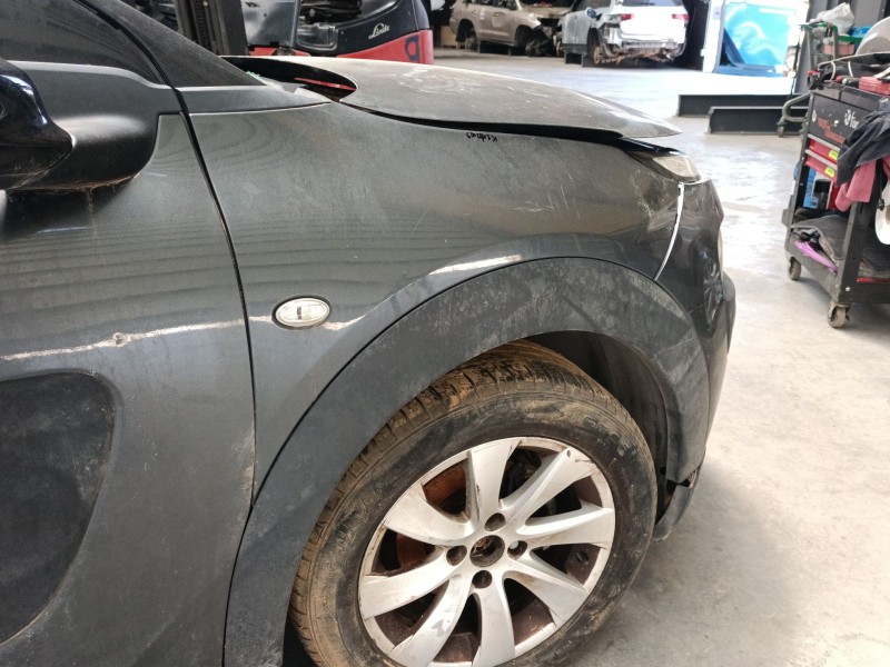 Recambio de aleta delantera derecha para citroën c4 cactus 1.6 bluehdi 100 referencia OEM IAM   