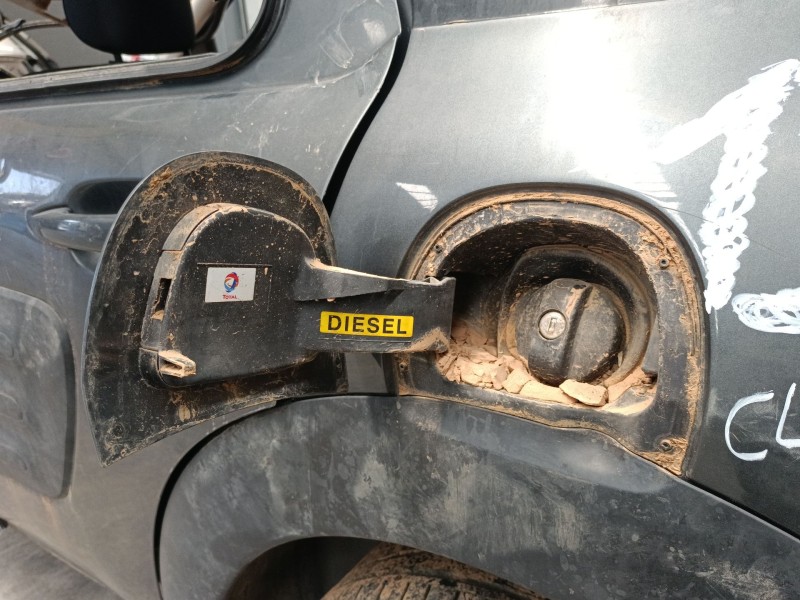 Recambio de tapa exterior combustible para citroën c4 cactus 1.6 bluehdi 100 referencia OEM IAM   
