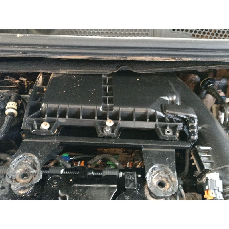 Recambio de filtro aire para citroën c4 cactus 1.6 bluehdi 100 referencia OEM IAM   