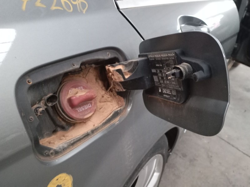 Recambio de tapa exterior combustible para mercedes-benz clase c (w204) c 220 cdi (204.002) referencia OEM IAM   