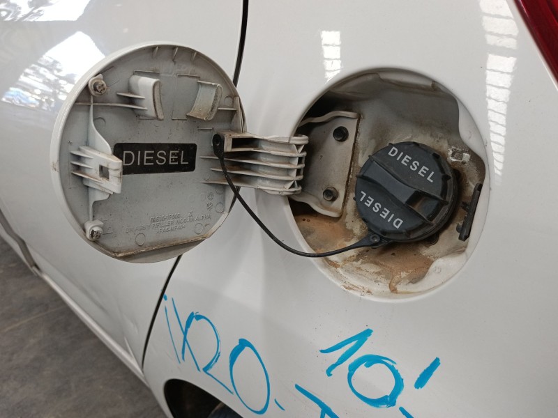 Recambio de tapa exterior combustible para hyundai ix20 (jc) 1.4 crdi referencia OEM IAM   