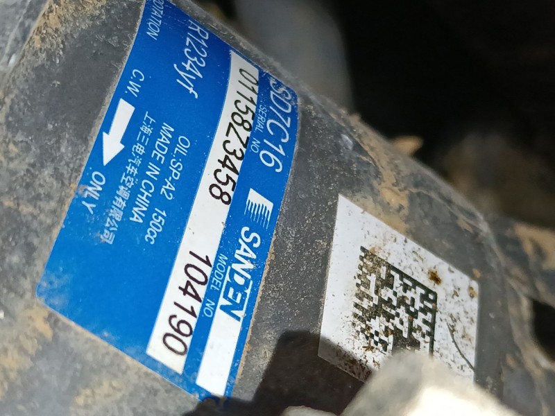 Recambio de compresor aire acondicionado para omoda 5 290t referencia OEM IAM 104190  