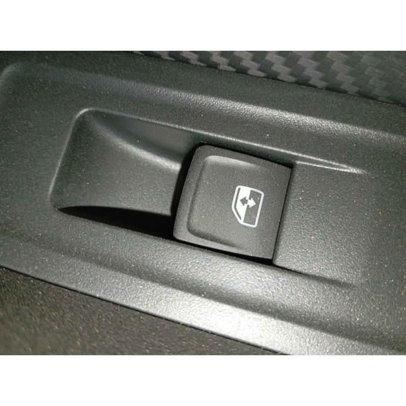 Recambio de mando elevalunas trasero derecho para skoda scala (nw1) 1.5 tsi referencia OEM IAM   