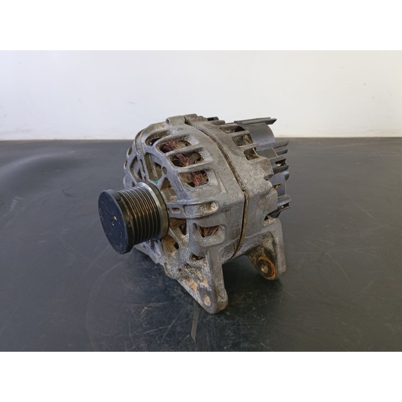 Recambio de alternador para renault megane iv berlina 5p referencia OEM IAM 231008040R 2117004834 