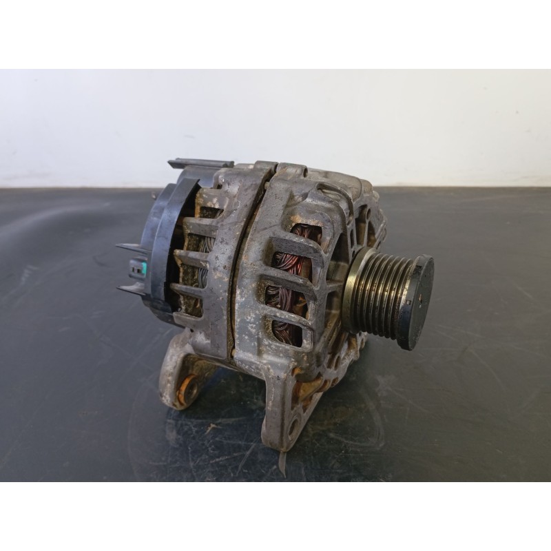 Recambio de alternador para renault megane iv berlina 5p referencia OEM IAM 231008040R 2117004834 