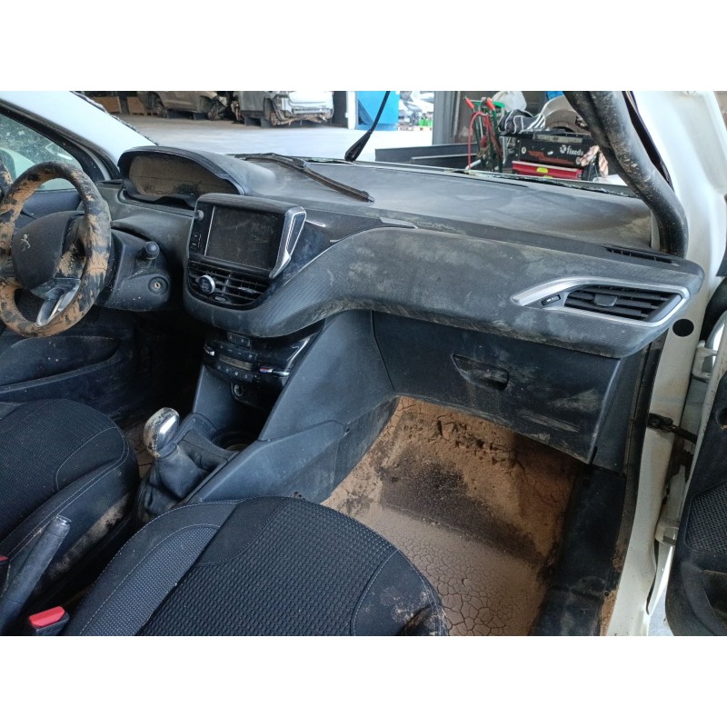 Recambio de salpicadero para peugeot 208 i (ca_, cc_) 1.2 vti 82 referencia OEM IAM   